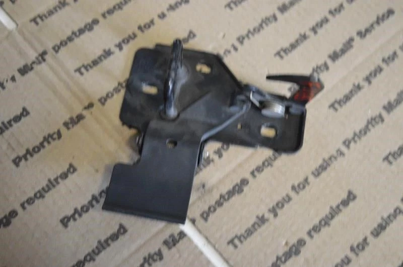 AUDI Q7 2007 2008 2009 2010 2011 2012 CAPÓ PESTILLO BLOQUEO GANCHO DELANTERO 4L0829480 Foto 3 de 4