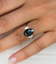 New Green Oval Cut Cubic Zirconia 3 Stone 925 Sterling Silver Wedding Gift Ring