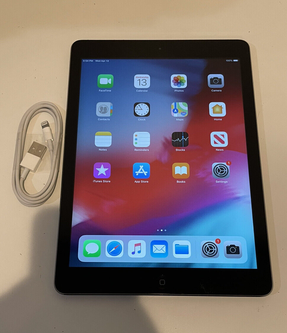 Apple iPad Air 1st Gen. 128GB, Wi-Fi, 9.7in - Space Gray Apple iPad Air 1st Gen. 128GB, Wi-Fi, 9.7in - Space Gray