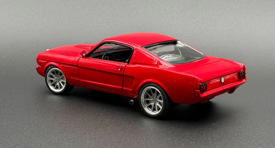 NUEVO EXCLUSIVO ACME - A1801887R - 1965 Shelby GT350R Pro Touring - Modelo 1:18 ACME Foto 2 de 4