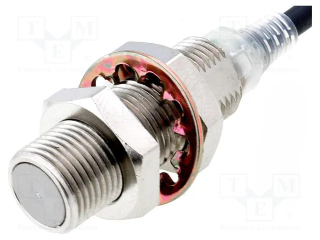 OMRON E2E-X3D2-N-2M Sensor