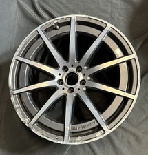 AMG Alufelge X167 GLS AMG 21" Felge A1674018200 Defekt nur noch als Deko AMG Alufelge X167 GLS AMG 21" Felge A1674018200 Defekt nur noch als Deko