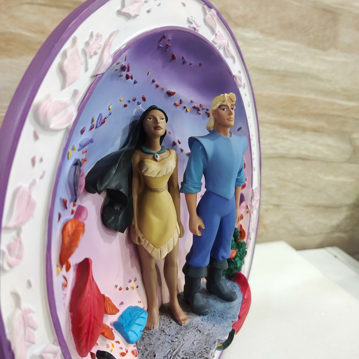 Disney 3D Plate Collection Pocahonats Colors of The Wind 6034/7500