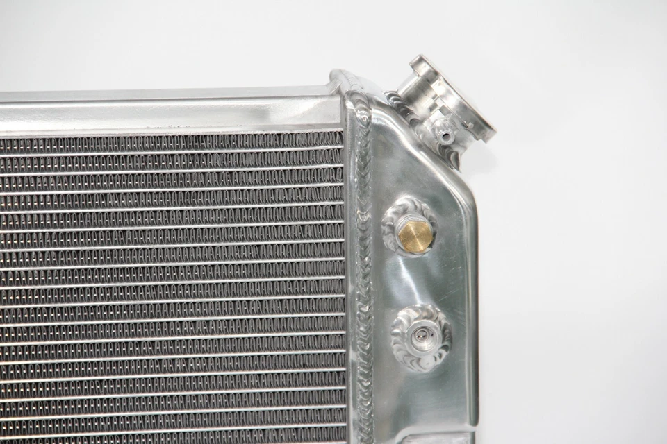 RADIADOR KKS PULIDO AJUSTE 70-81 Chevy Camaro/75-79 Nova/78-87 El Camino 3 FILAS Foto 4 de 4