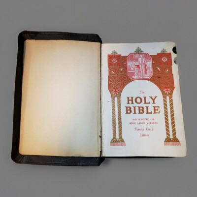 The Holy Bible KING JAMES VERSION Old and New Testaments Faux Black ...