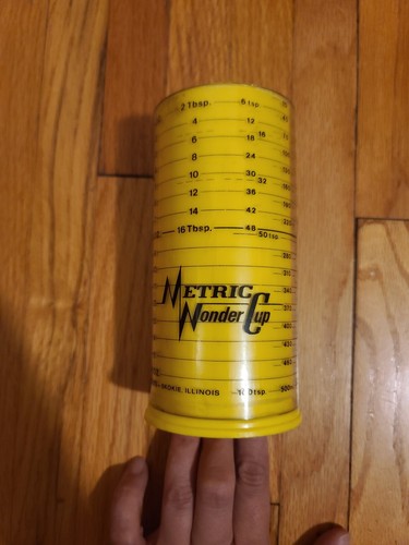 Metric Wonder Cup Milmour Products-Skokie, Illinois Standard Measures too!