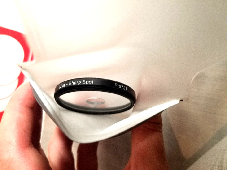 bescor 49 mm Mist - Sharp Center Spot Optical Lens R-8731 USA BRAND NEW in Case - Image 3 of 4