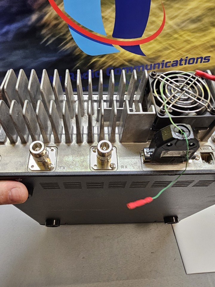 Vertex Standard VXR-7000 U 450-480 MHz UHF Desktop Base Station Radio ...