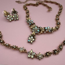 Gold Tone Rhinestone Crystal Flower Jewelry Set Necklace Bracelet Earrings