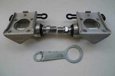 first clipless pedals