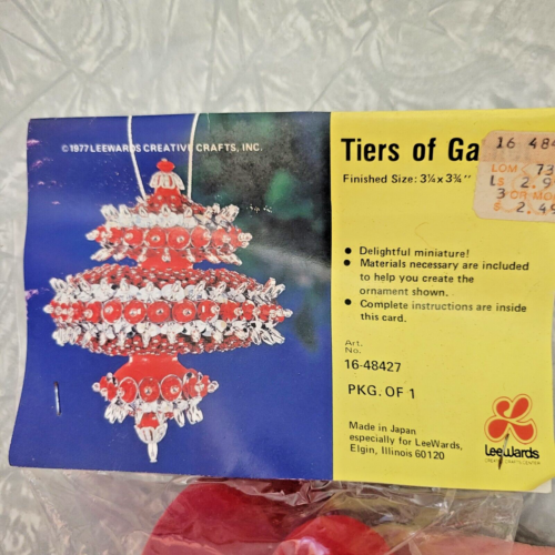 Vintage 1977 Neu aus altem Lagerbestand LeeWards Pailletten Perle Weihnachten Ornament Kit ~ Stufen Granat - Bild 1 von 4