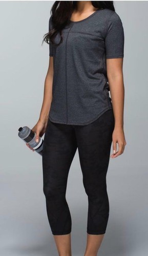 CAMISETA LULULEMON RUNAWAY NEGRA JASPEADA TALLA 6 CON BOLSA DE REGALO NUEVA CON ETIQUETAS $68 - Imagen 4 de 10