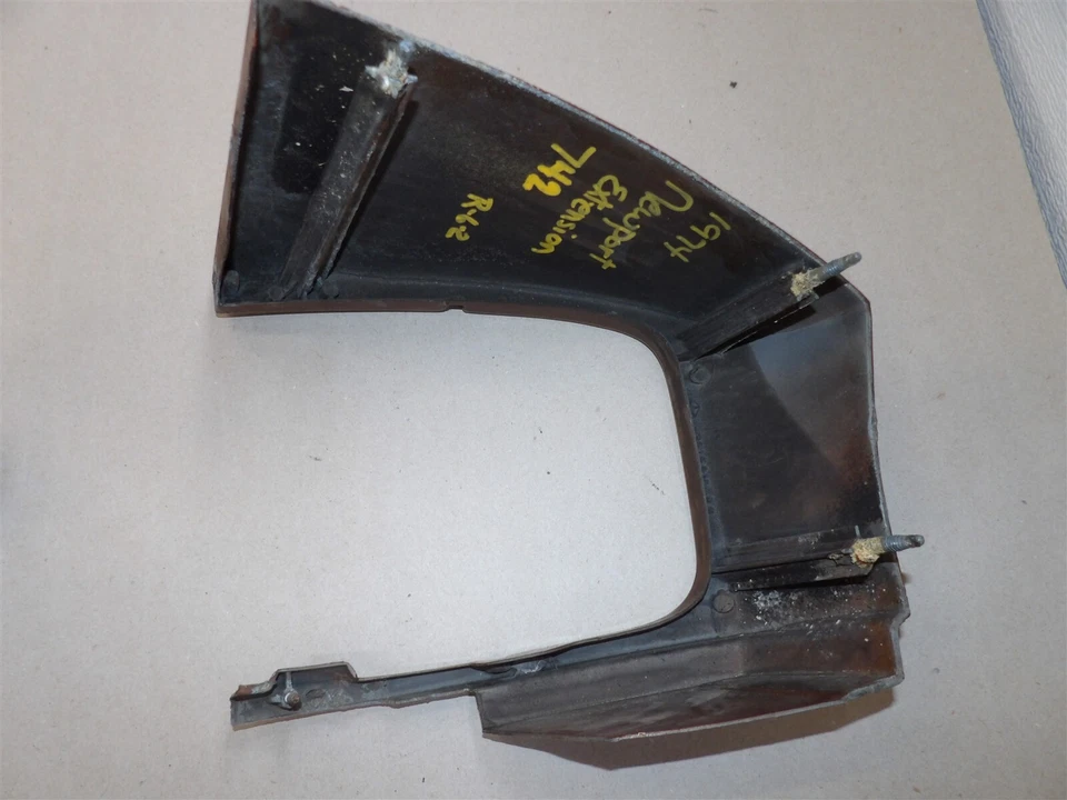 RH TAILLIGHT TAIL LAMP HOUSING QUARTER EXTENSION CHRYSLER 1974-1976 Newport - Image 3 of 4