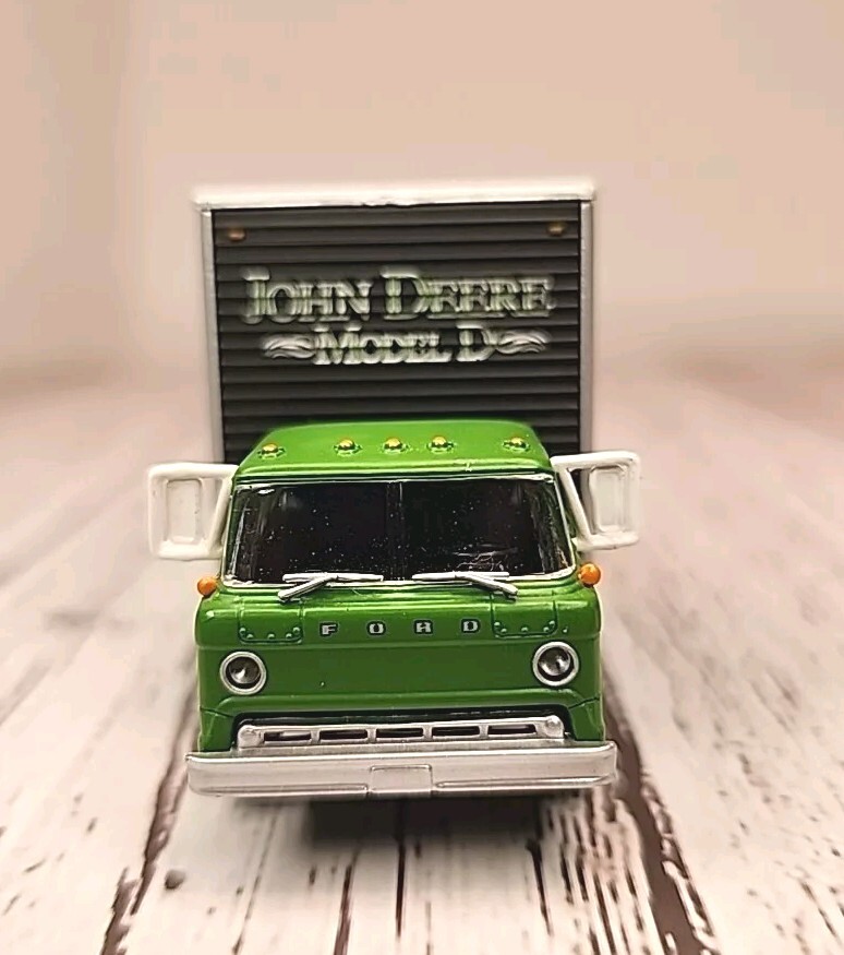 VTG Athearn John Deere Model D Farm Toy Train Station Truck Pullback