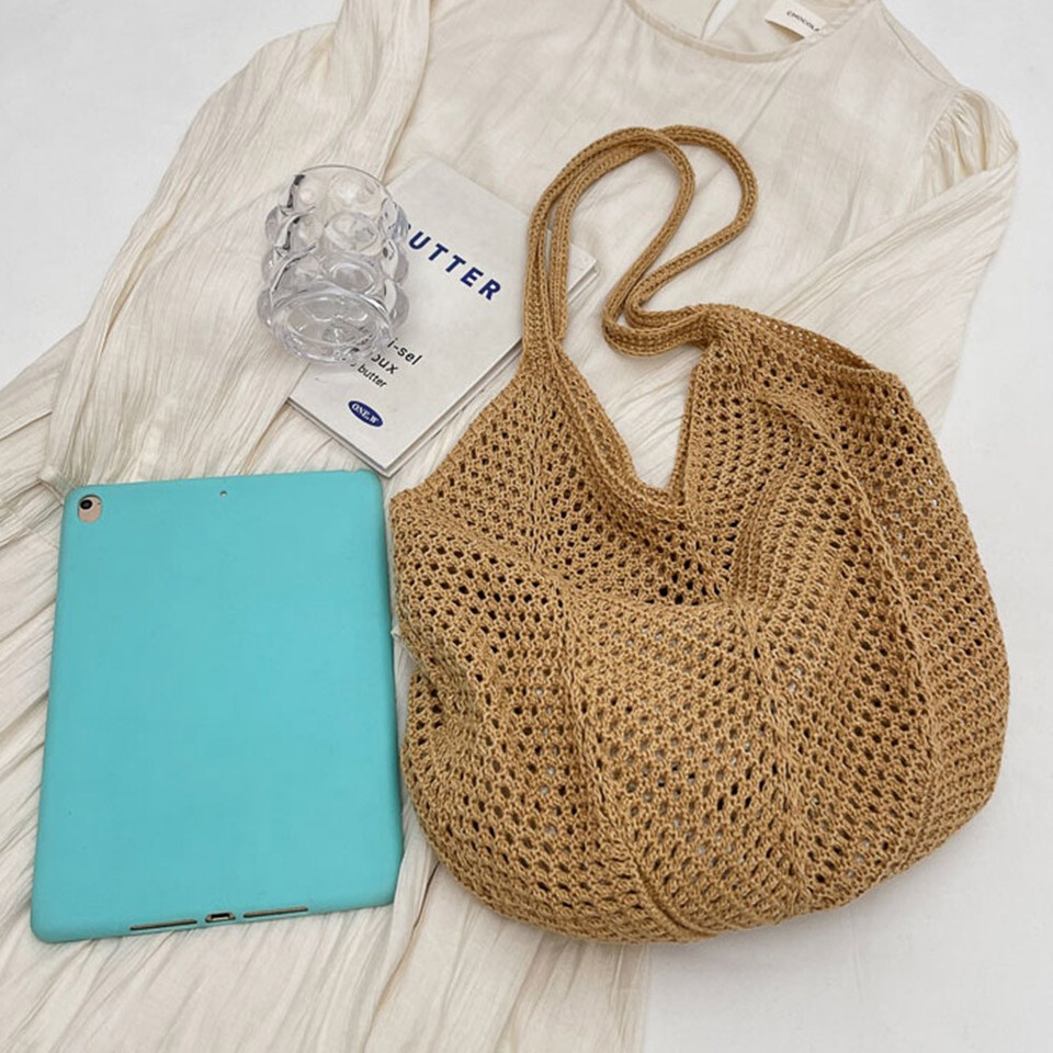 A Women Knitting Shoulder Bag Hollow Out Large Capacity Crochet Tote