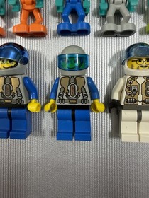 Lego Life On Mars Minifigure Lot of 8 Aliens Martian Astronaut 7315 7316 7313