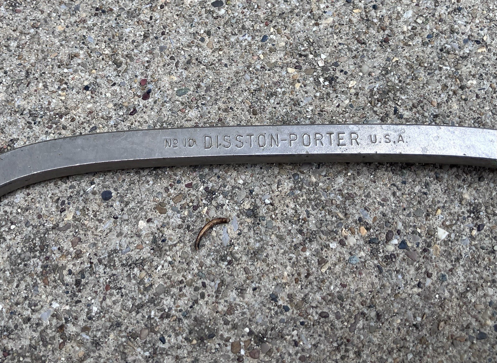 Vintage Lot Of 11 Disston Hand Saws, 3 Misc Saws & Vintage Hip Roof Toolbox