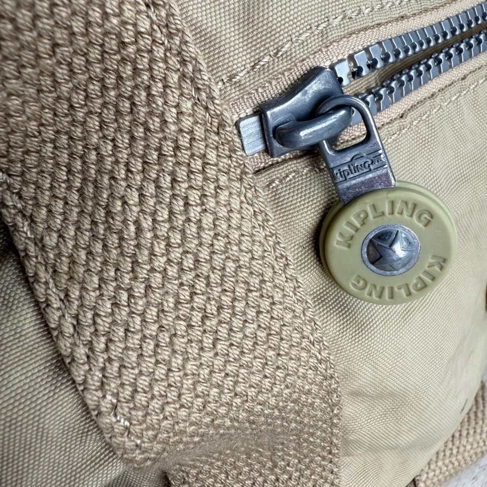 Bolso Mensajero Bandolera Arte KIPLING Beige Vintage Impermeable Nailon Arrugado Y2K Foto 3 de 4