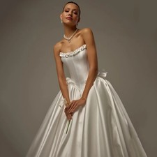 Luxury Sleeveless A Line Wedding Dress Elegant Lace Bridal Dresses Waist