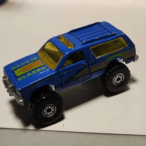 VINTAGE 1983 HOT WHEELS CHEVY BLAZER 4X4 blue  2 3/4" DIECAST TRUCK DOORS OPEN