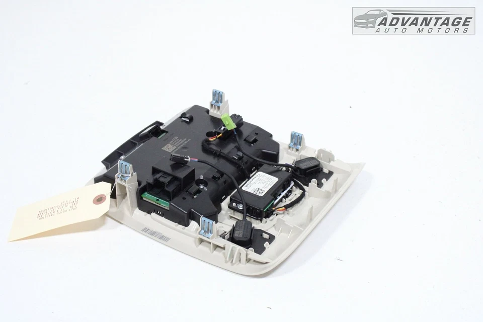 2021-2022 BUICK ENVISION FRONT ROOF OVERHEAD CONSOLE DOME LIGHT LAMP SWITCH OEM - Image 4 of 4