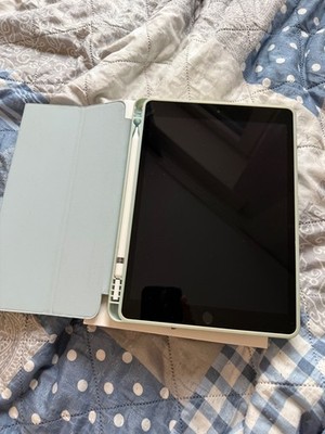 Apple iPad 9. Gen 64GB, Wi-Fi, 10,2 Zoll - Space Grau mit Apple Pencil 1