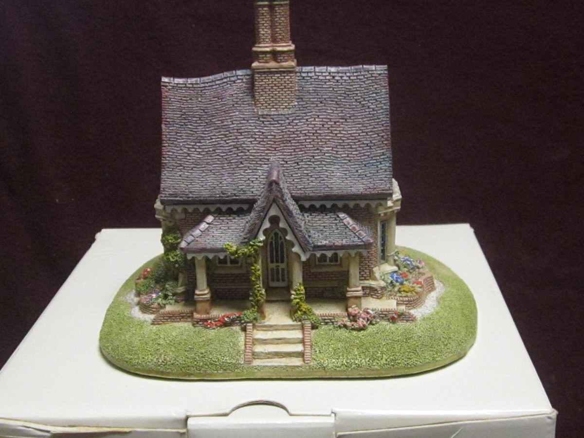Lilliput Lane Collectible Cottages 