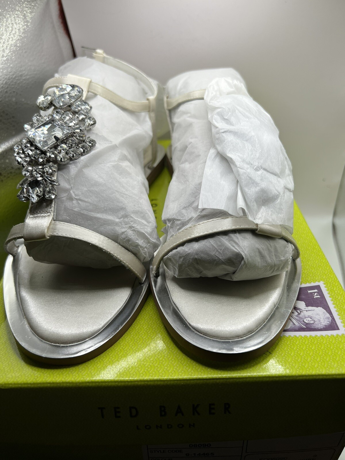 TED BAKER LONDON Lt. CreamAnkle Strap 