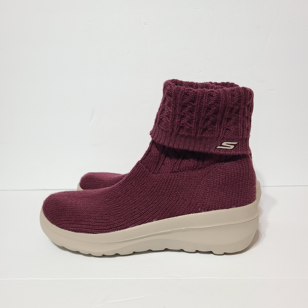 B29 Skechers Ultra GO Skyhigh Women's Size Burgundy Sock Boots SN  15538