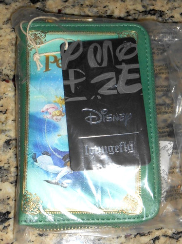 * NEW PETER PAN LOUNGEFLY HARD TAG WALLET DISNEY WORLD CHARACTER GIFT BAG SALE *