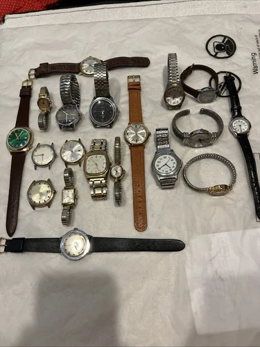 Vintage Men/Women’s Wrist Watches. 19 Total. All Runs. 13 Mechanical And 6 Qt.