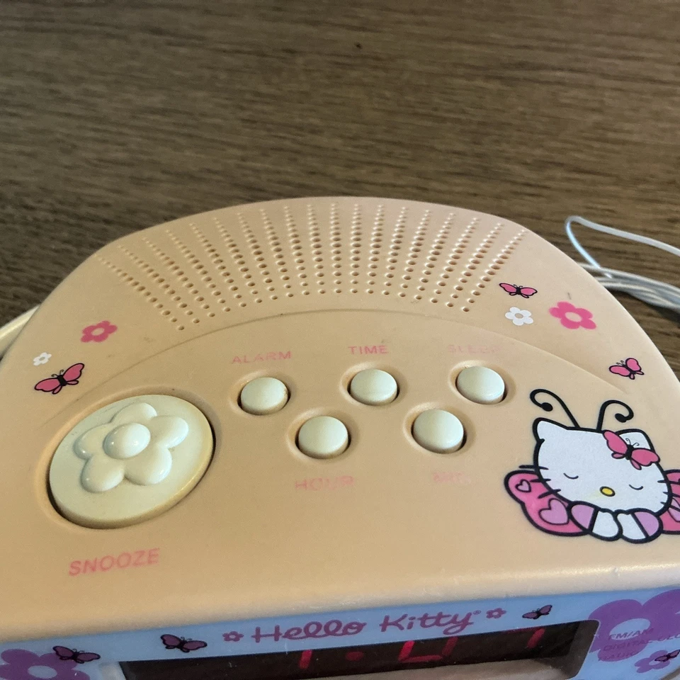 Antigo Relógio Despertador Hello Kitty Rádio AM/PM KT2051 TESTADO FUNCIONANDO - Imagem 2 de 4