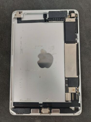 Apple iPad Mini 4 7,9"" A1538 WiFi nur silberfarbenes Gehäuse hinten - Bild 1 von 12