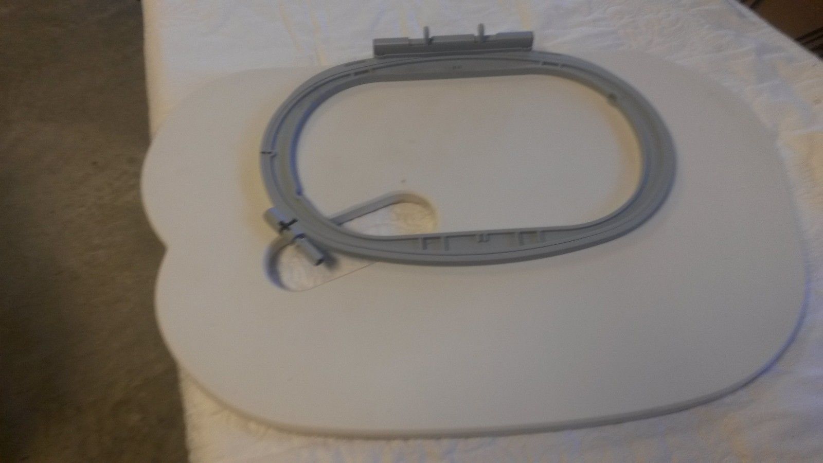 EMBROIDERY HOOP HELPER AND STABILIZING BOARD FOR MOST BERNINA MACHINES