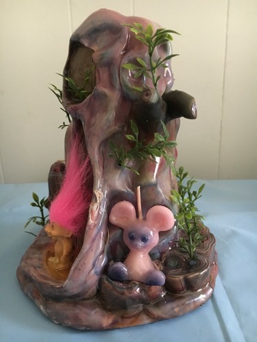 Original geformte Trollhaus Kerze - Bild 4 von 5