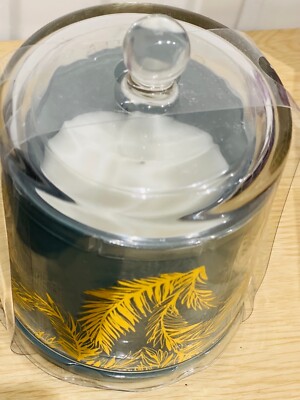 Kerze aus grünem Tee und duftet mit reinen aromatherapeutischen ätherischen Ölen.