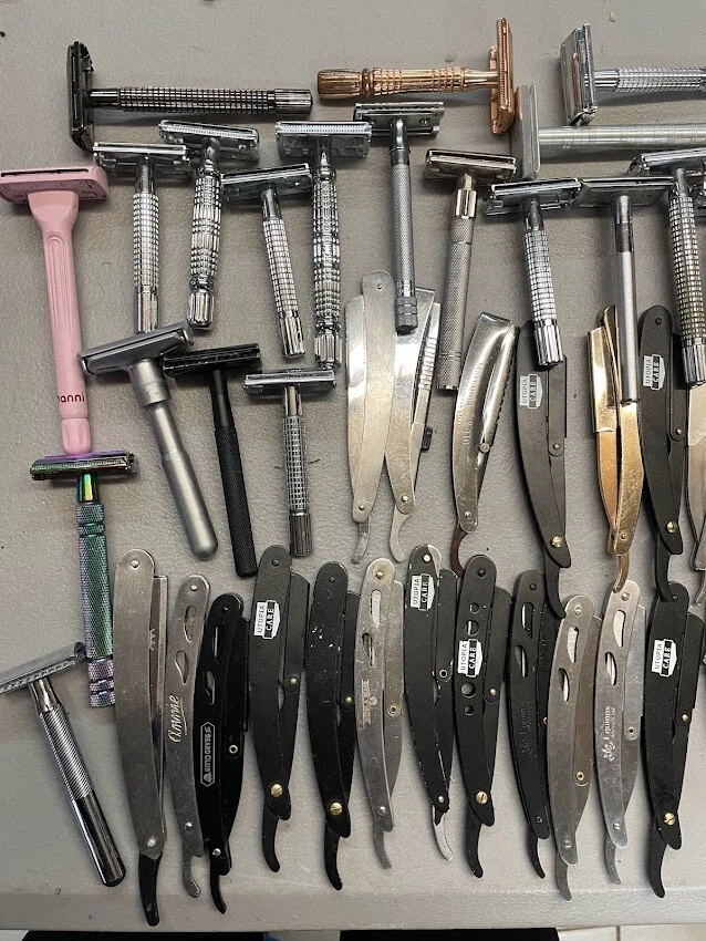 Lote de 50 - Surtido de maquinillas de afeitar de borde recto y de seguridad Foto 3 de 4