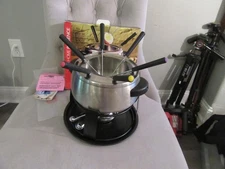 Trudeau Home Presence Fondue Set     Used, but in Great Shape