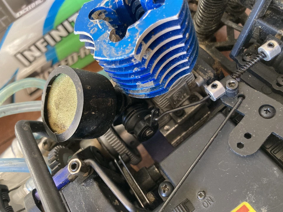 Exceed RC 4wd Truck Nitro  - Image 4 of 4