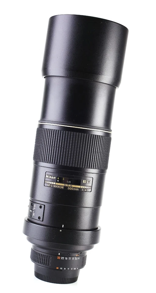 Nikon AF-S 300mm F4 D Autofocus Prime Lens with Front & Rear Lens Caps Case &Box - Image 2 of 4