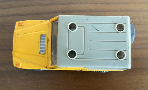 Mercedes Benz G Class SWB SOS Emergency Vehicle 1:43 - ADAC - in Yellow - Picture 4 of 14