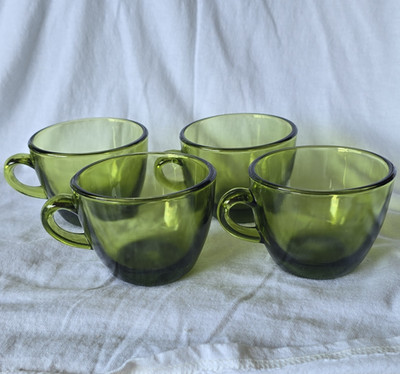 Vintage Indiana Glass Collectible 4 Cups, Green Sunburst, MSM Style. Mint. Set 2