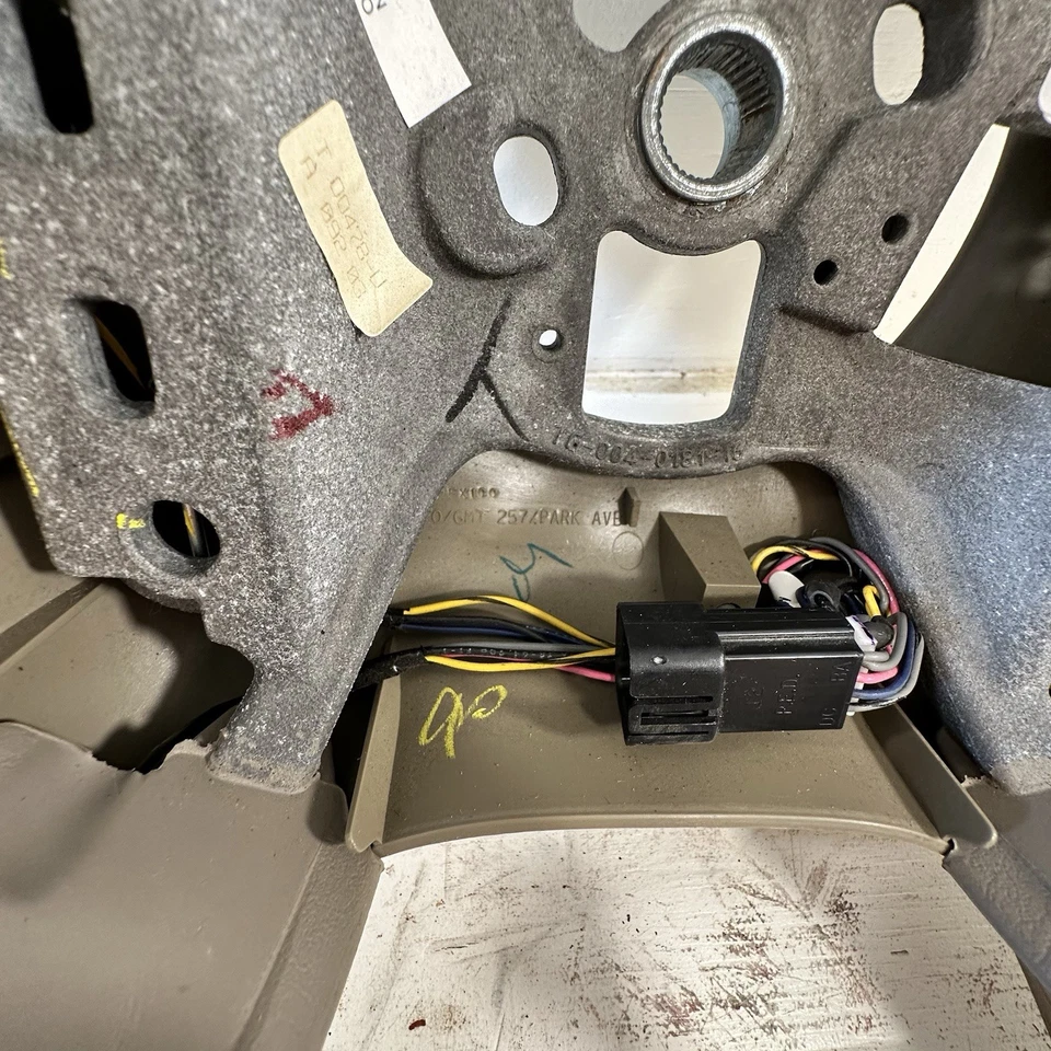 Nuevo OEM 25757138 GM 2000-2005 VOLANTE CADILLAC SEVILLE DEVILLE Gris Foto 3 de 4