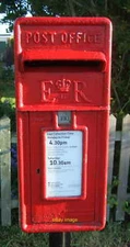 Photo 6x4 Close up, Elizabeth II postbox, Aingers Green Postbox No. CO7 8 c2017