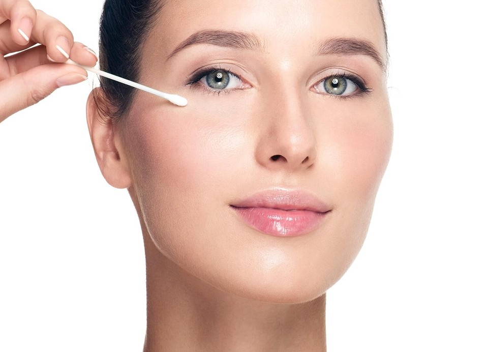 500 count Q Tips Original Cotton Swabs Includes 500 Amazon Basics