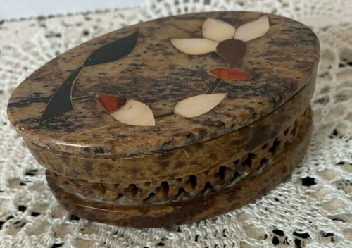 Oval Soapstone Covered Trinket Box Inlaid Floral Design Lattice On Bottom - Picture 2 of 4