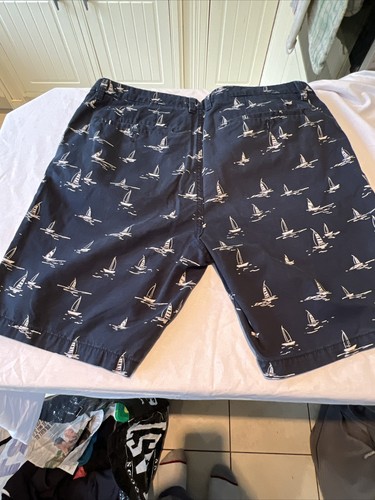 Crew Clothing Company Shorts Mens 36 Blue Sailboat Pattern Casual Chino VGC - Picture 5 of 8