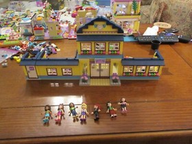 LEGO FRIENDS 41005 HEARTLAND HIGH CUSTOMIZED WITH SOME REDESIGN