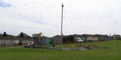 Foto 6x4 Anagh Coar Spielplatz Spring Valley von Darragh Avenue Richtung c2010