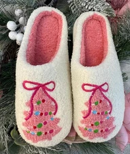 Christmas “Pink-mas” Tree Women’s Memory Foam Slippers Sizes 6-10 NEW IN PKG